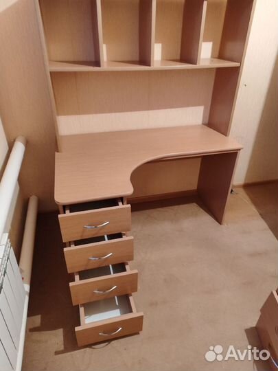 Стол угловой со шкафом