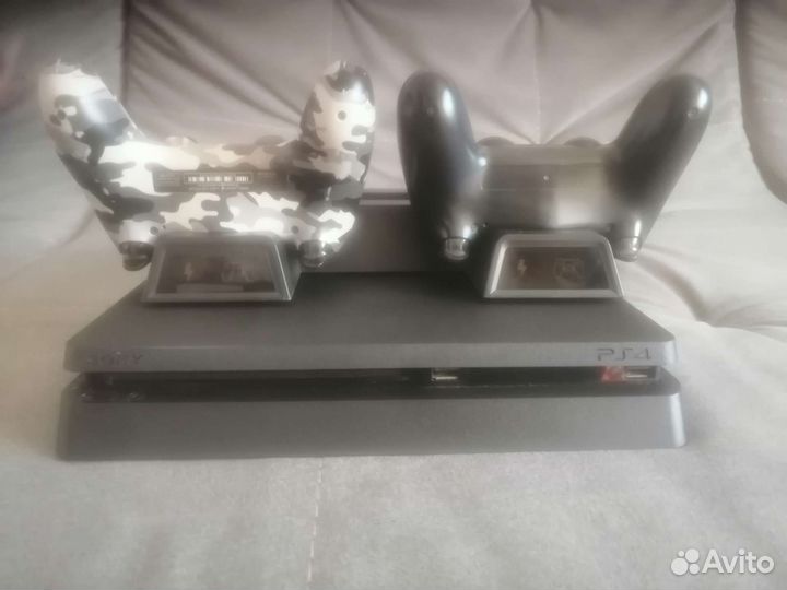 Продам PS 4