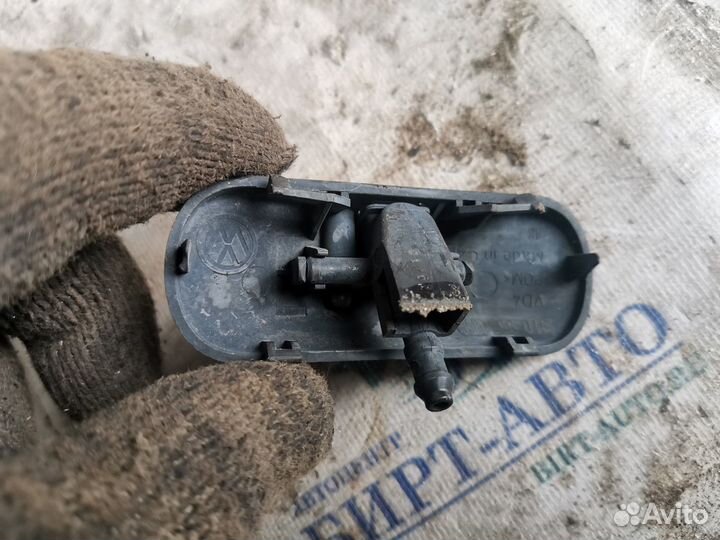 Форсунка омывателя лобового стекла Volkswagen Tigu