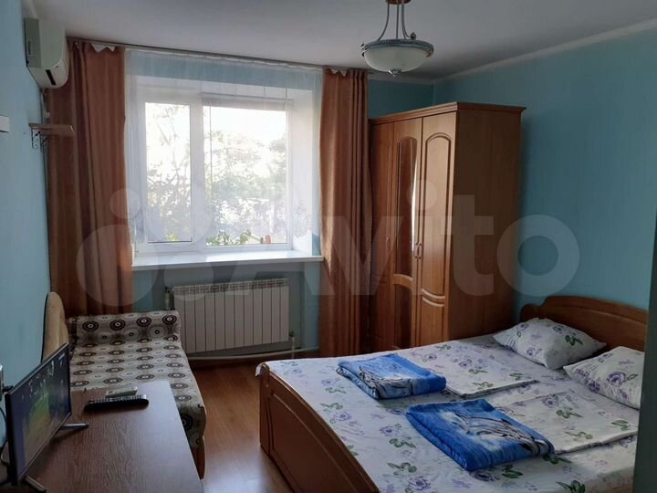 Комната 18 м² в 4-к., 2/2 эт.