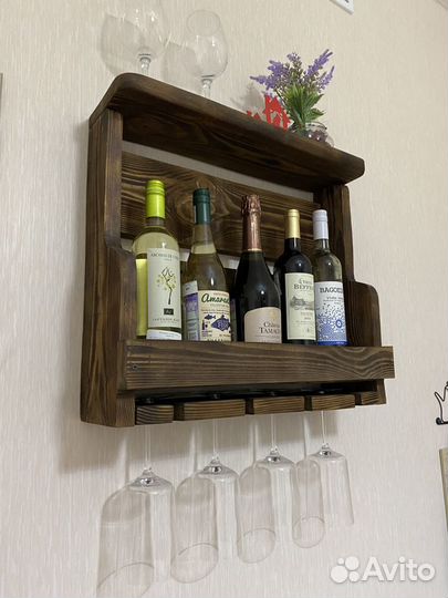Полка настенная для вина из дерева