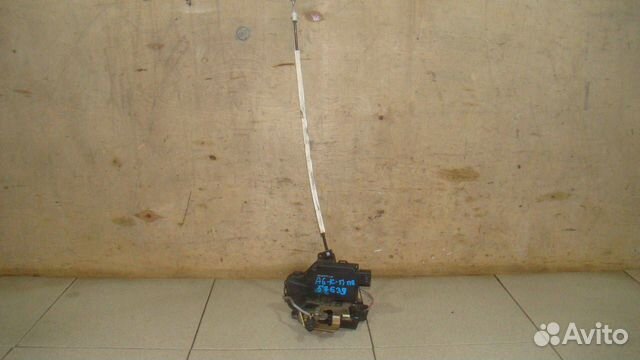 Замок двери передней правой Audi A6 (C5)