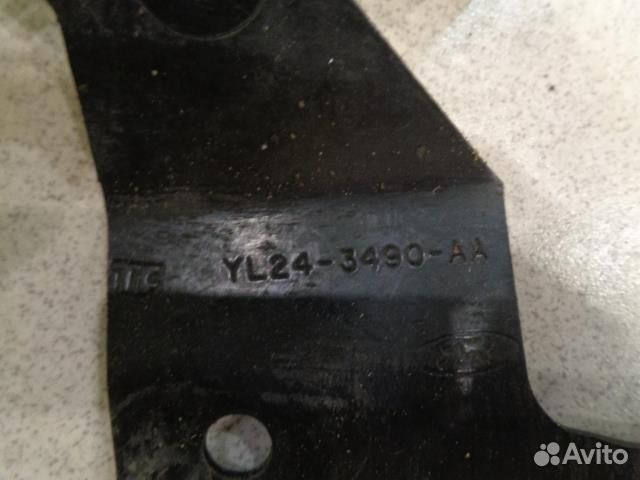 Кронштейн насоса гидроусилителя Ford Explorer 199