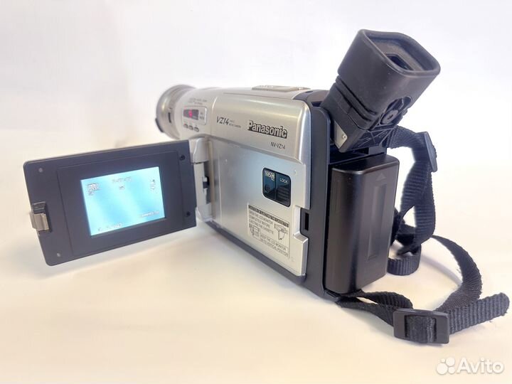 Видеокамеру Panasonic nv-vz14en