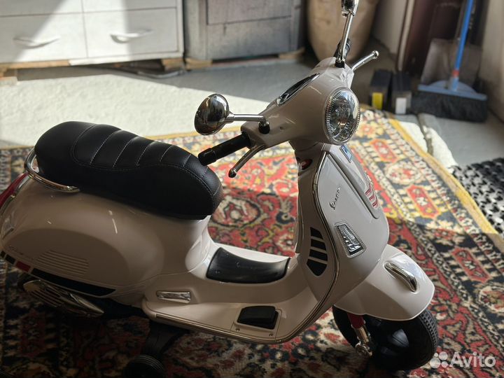Детский электромотоцикл Kreiss Vespa 801