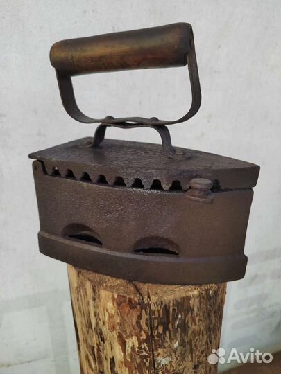 Старинные утюги на углях