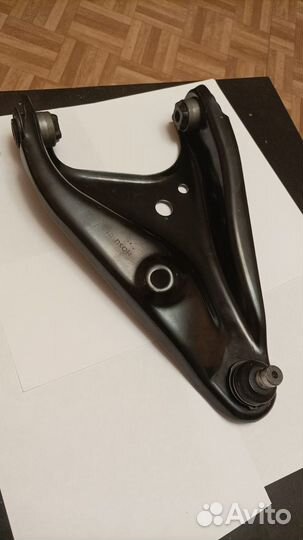 Рычаг подвески правый Renault