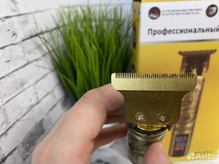 Триммер с дисплеем 