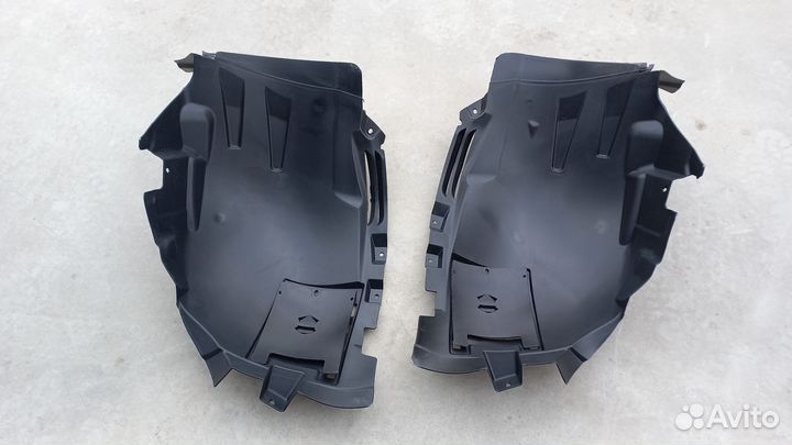 Подкрыльники Mercedes 166