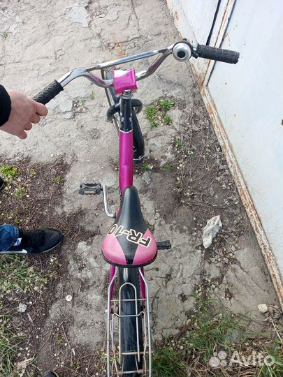 Продам детский велосипед возраст от 4 до 7 лет