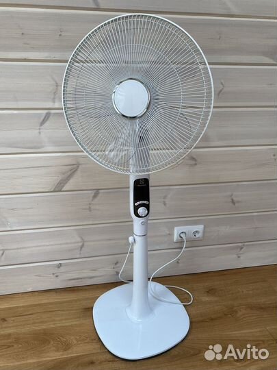 Вентилятор напольный electrolux