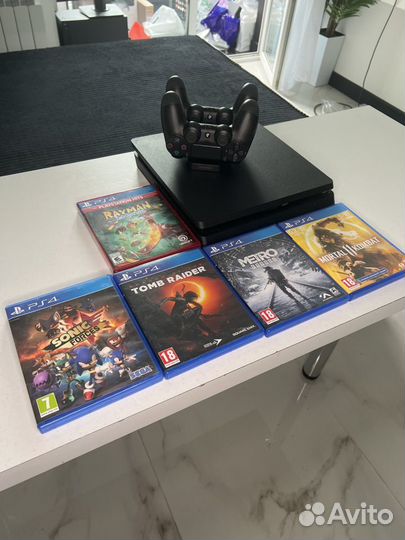 Sony PS4 slim 500gb, 5 дисков, 2 джойстика