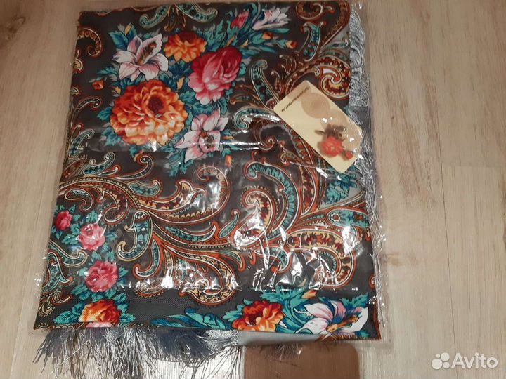 Новый платок шерстяной