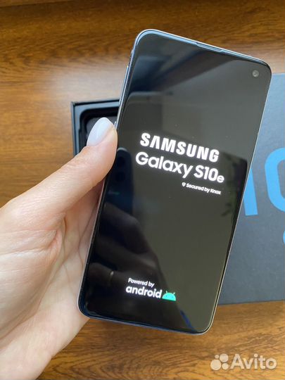 Samsung Galaxy S10e (Snapdragon 855), 6/128 гб