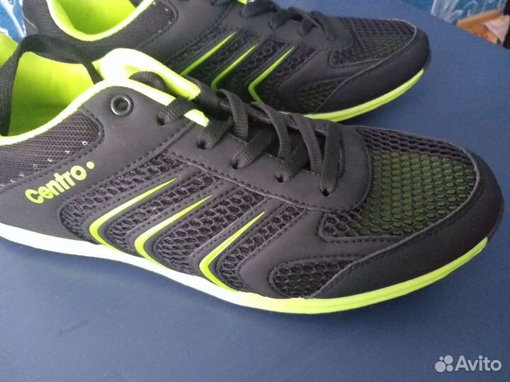 Новые кроссовки р-р 42