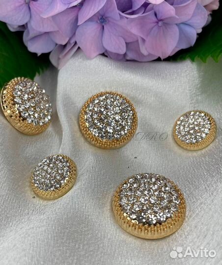 Пуговицы золотые стразы 25 и 18 мм