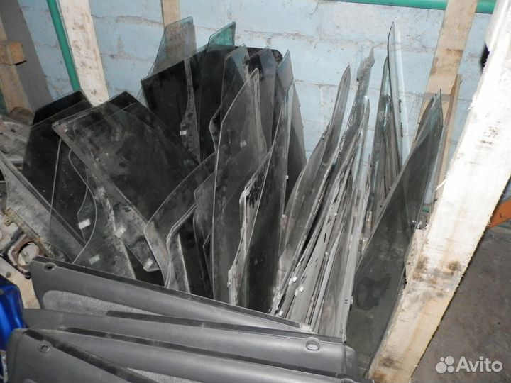 Стекло заднее левое Киа Спектра Оригинал
