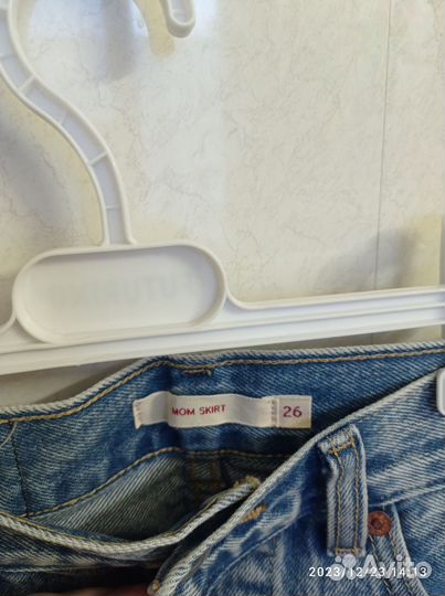 Юбки Levi's, Lee