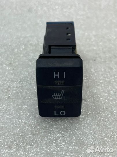 Кнопка подогрева сидений Toyota Corolla E180/E181