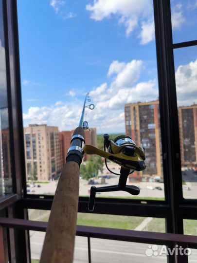 Спиннинг полный комплект (катушка+воблер)