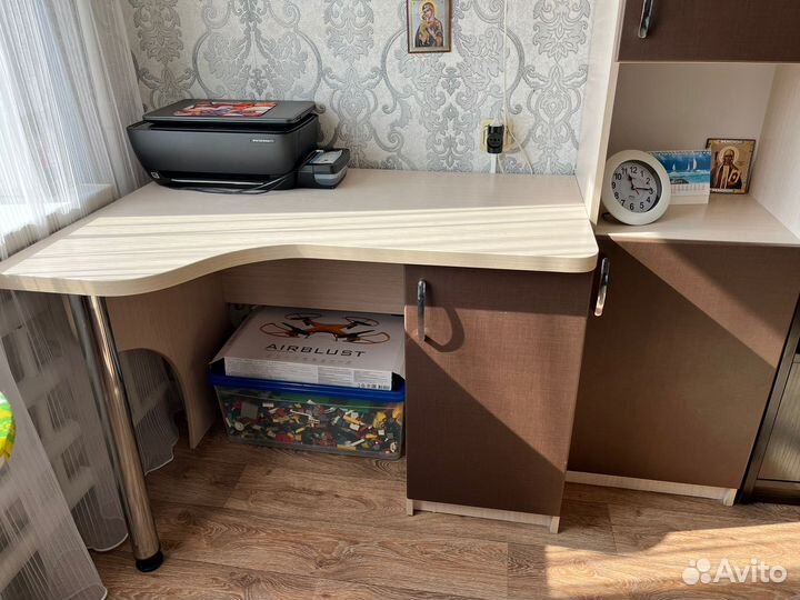 Письменный стол для школьника бу