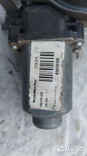 Стеклоподъемник задний правый Nissan Note E11