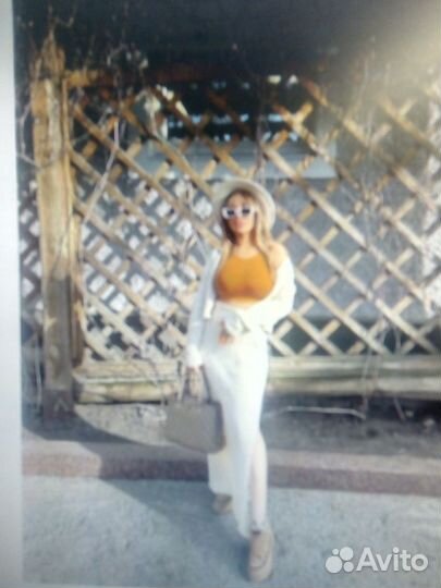 Комплект вязаный с юбкой топом и ковточкой