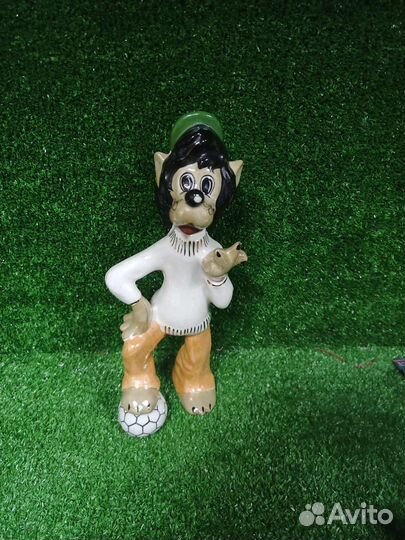 Статуэтка волк с мячом ну погоди СССР