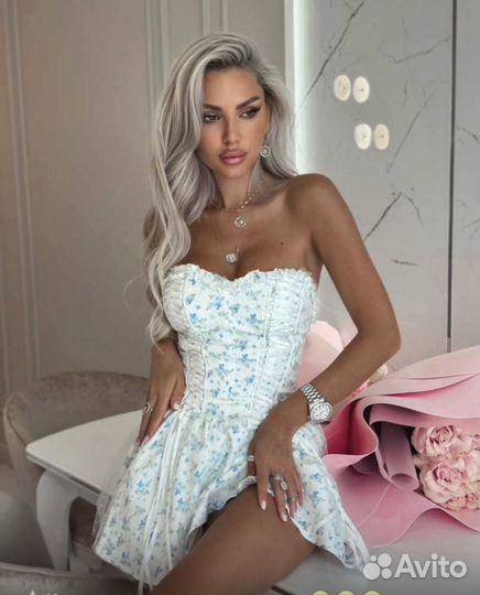 Нарядное новое платье р 42-44