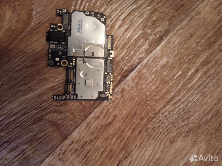 Мобильные телефоны на запчасти