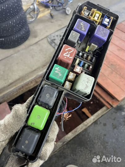 Блок предохранителей carina