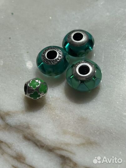 Украшение шарм Pandora изумрудного цаета