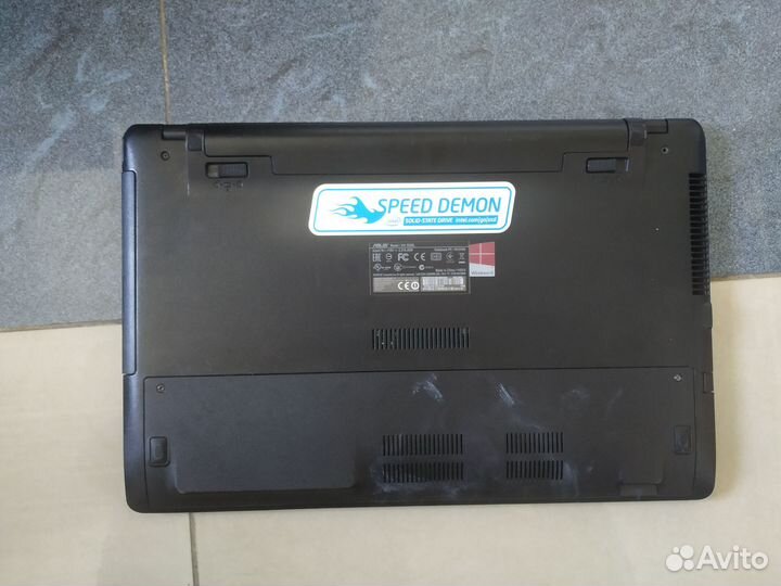 Ноутбук Asus X550L есть повреждения