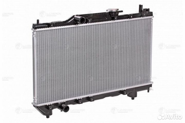 Радиатор охлаждения Тойота Авенсис 97