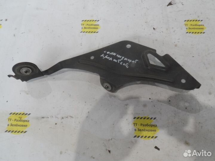 Кронштейн солнцезащитного козырька scania 116098