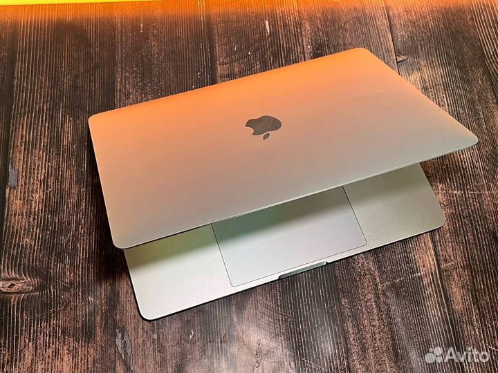 MacBook Pro 13 хорошее состояние