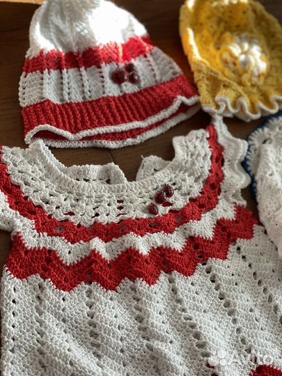 Вязаная одежда на малышку