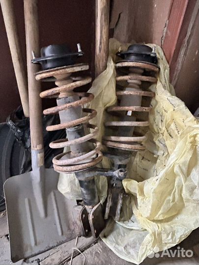 Передние стойки ваз 2110 в сборе