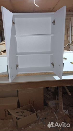 Навесной шкафчик