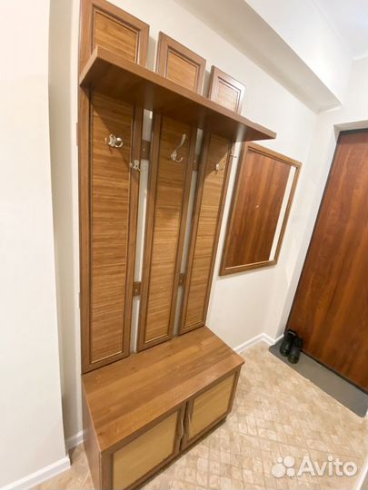 Вешалка с тумбой в прихожую