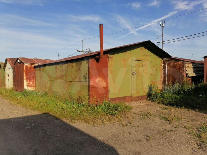 Гараж, > 30 м²