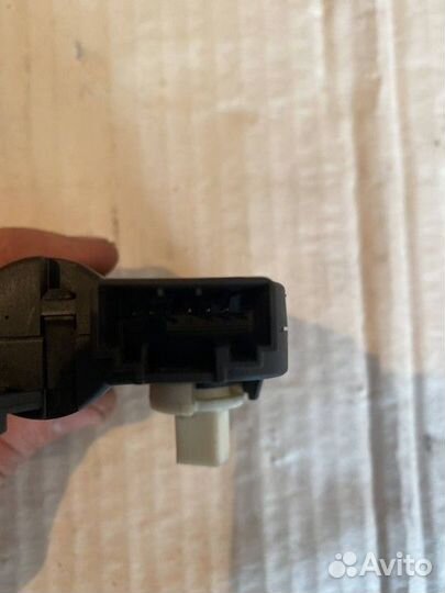 Моторчик привода заслонок отопителя