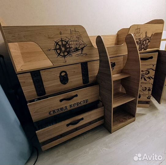 Детская кровать чердак Корсар со столом