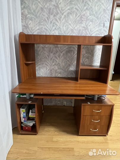 Компьютерный стол