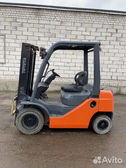 Вилочный погрузчик Toyota 62-8FD20, 2007