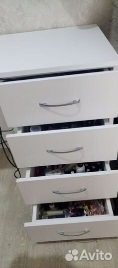 Маникюрный стол