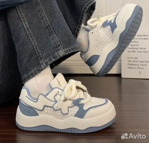 Кроссовки новые