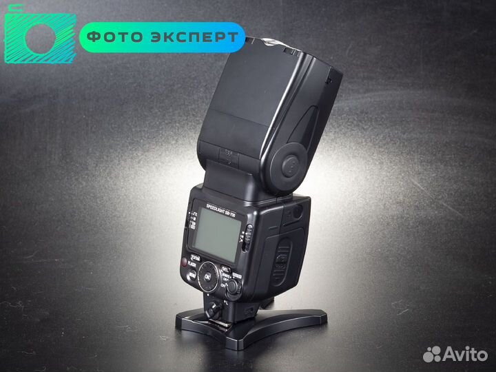 Вспышка Nikon SB-700 speedlight