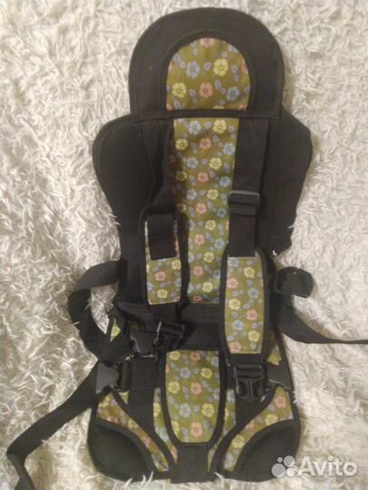 Бескаркасное детское автомобильное кресло