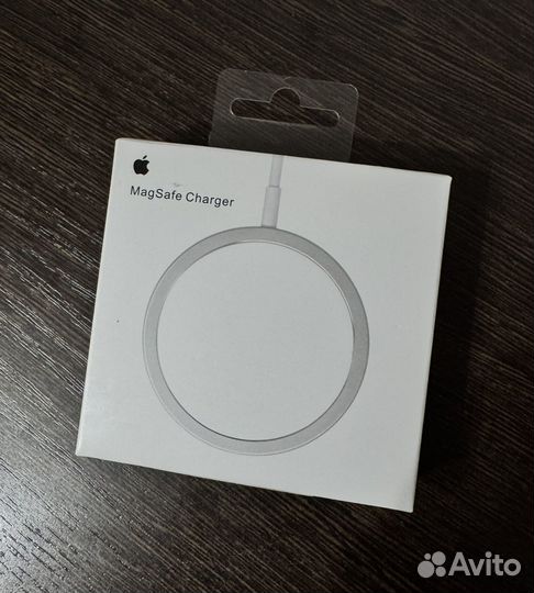 Беспроводное зарядное устройство apple magsafe